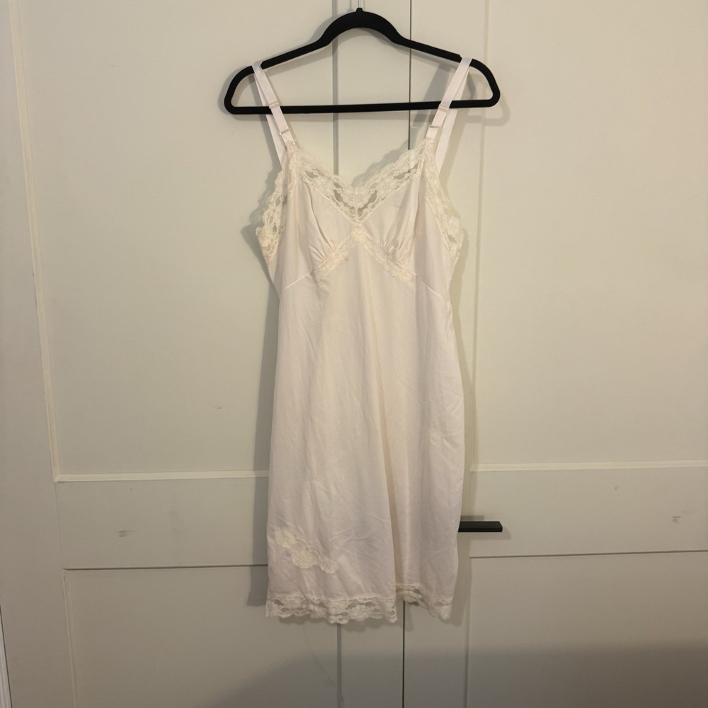 Vintage Dixie Belle Slip Lace Trim Pink Cream ‎ Size 38 USA  Romantic